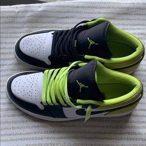 Jordan 1’s Low Black Cyber